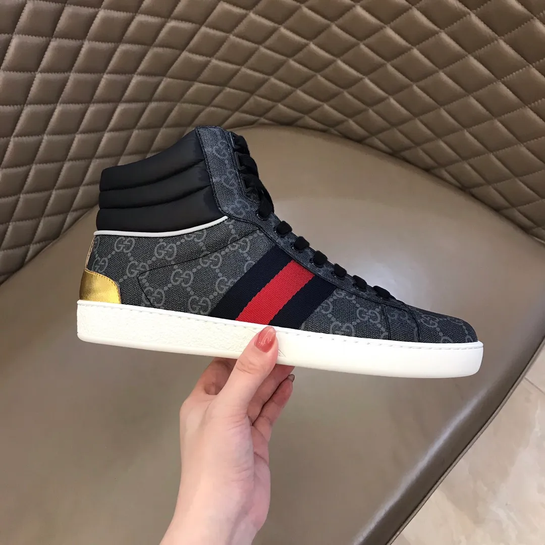 Men's shoes 💰p420 "GUCC*" Couple's style high-top boots are available on the official website. The same style. Counter quality [strong] [strong] Selected Gucci imported waterproof rubber. Gucci's symbolic original webbing. Trendy and versatile style. "Double G" logo styling midsole. Men's shoes 💰pU brand logo feet. Fine workmanship. Upper material. Men's size 38-44, women's size 35-39.